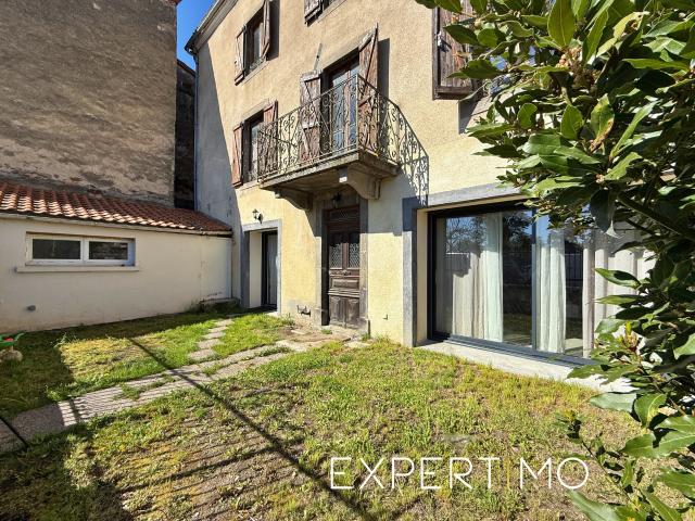 Maison 8 pièces 246 m²