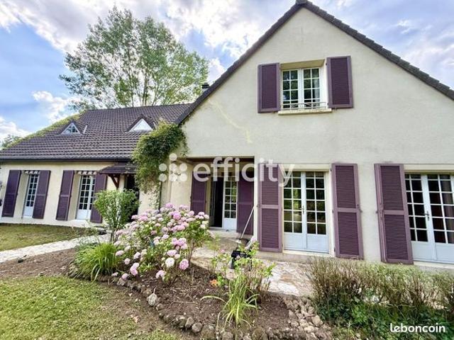 Maison 8 pièces 246 m²