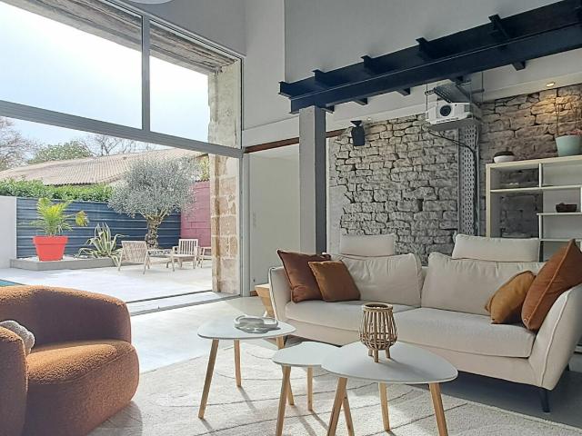 Maison 8 pièces 246 m²