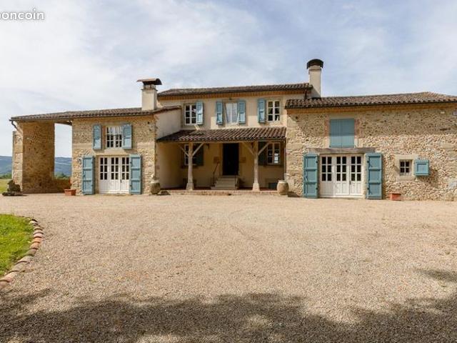 Maison 8 pièces 246 m²