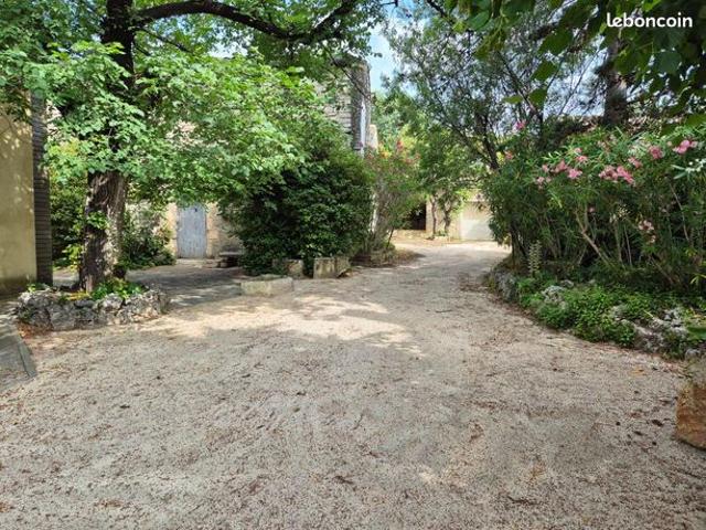 Maison 8 pièces 246 m²