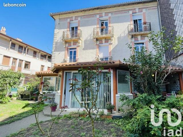 Maison 8 pièces 247 m²