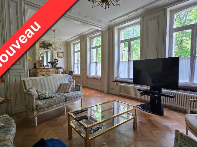Maison 8 pièces 247 m²