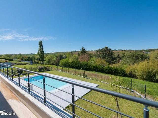 Maison 8 pièces 247 m²