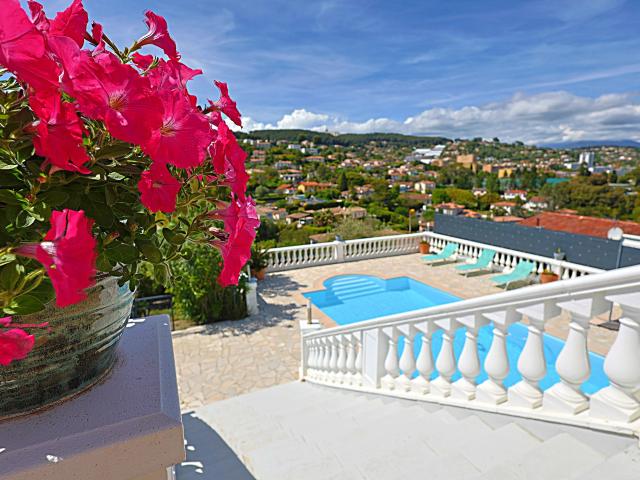Maison 8 pièces 247 m²