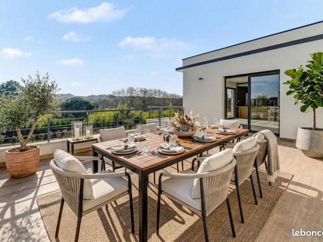 Maison 8 pièces 247 m²
