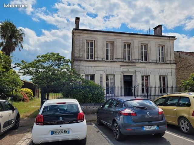 Maison 8 pièces 247 m²