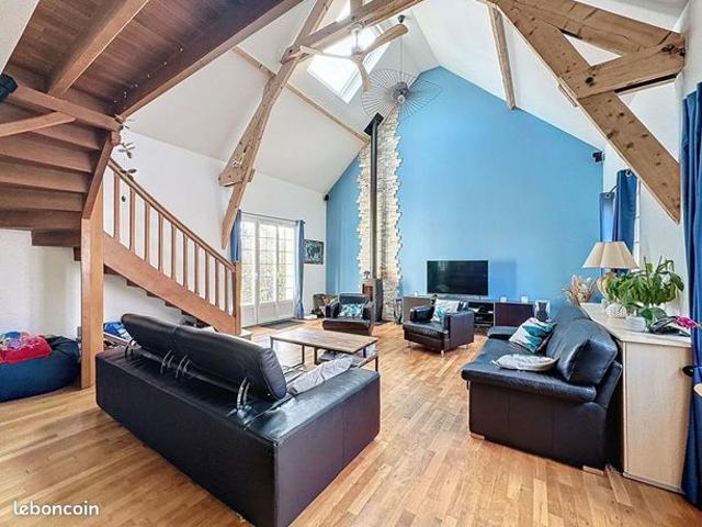 Maison 8 pièces 247 m²