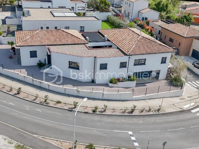 Maison 8 pièces 247 m²
