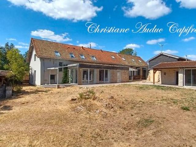 Maison 8 pièces 247 m²