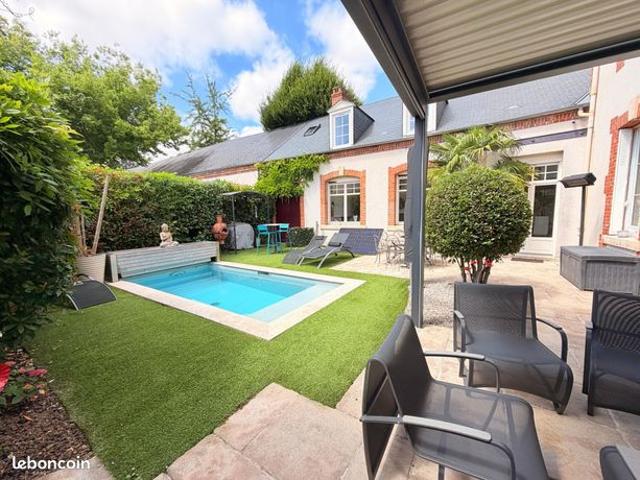 Maison 8 pièces 247 m²