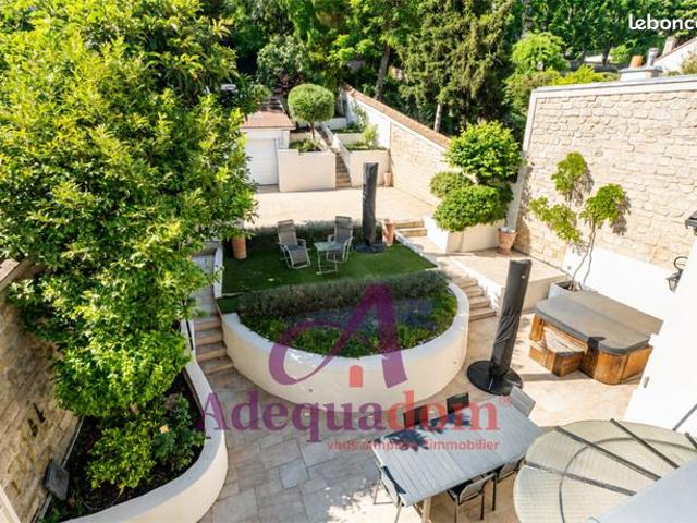 Maison 8 pièces 248 m²