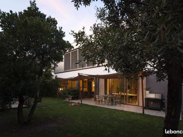 Maison 8 pièces 248 m²