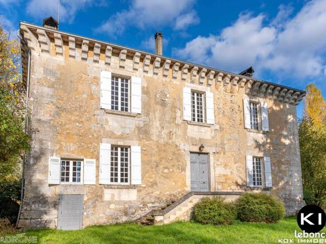 Maison 8 pièces 248 m²