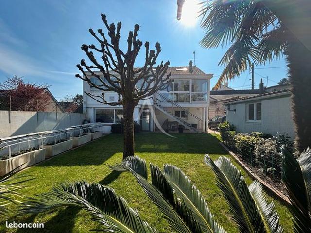 Maison 8 pièces 248 m²