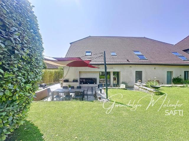Maison 8 pièces 248 m²