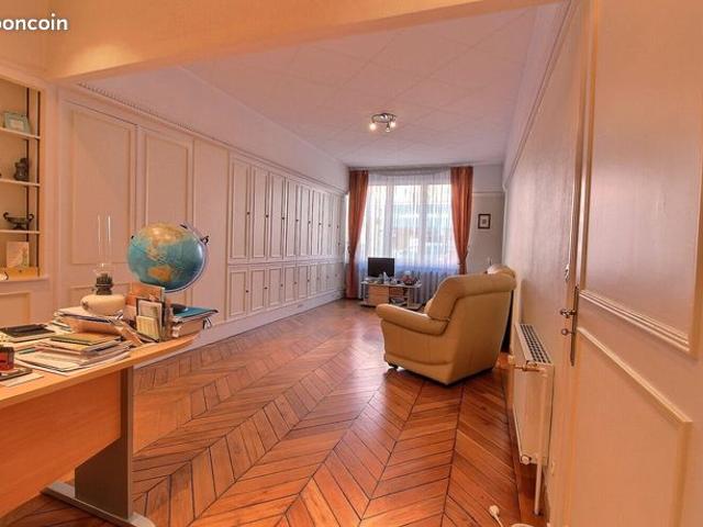 Maison 8 pièces 248 m²