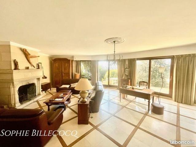 Maison 8 pièces 248 m²