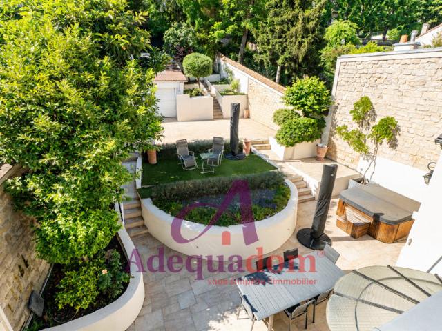 Maison 8 pièces 248 m²