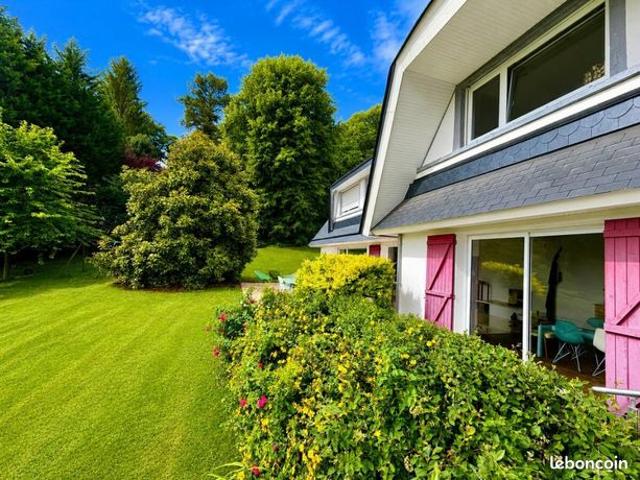 Maison 8 pièces 249 m²