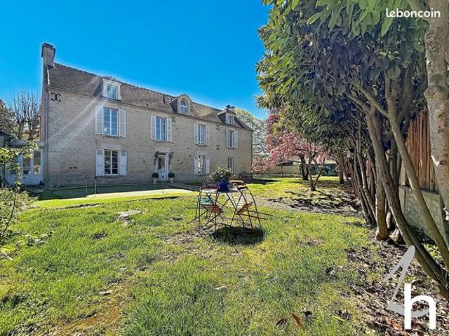 Maison 8 pièces 249 m²