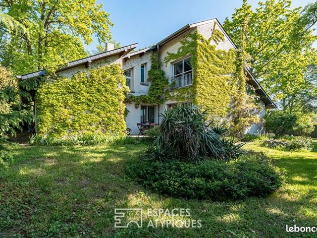 Maison 8 pièces 249 m²