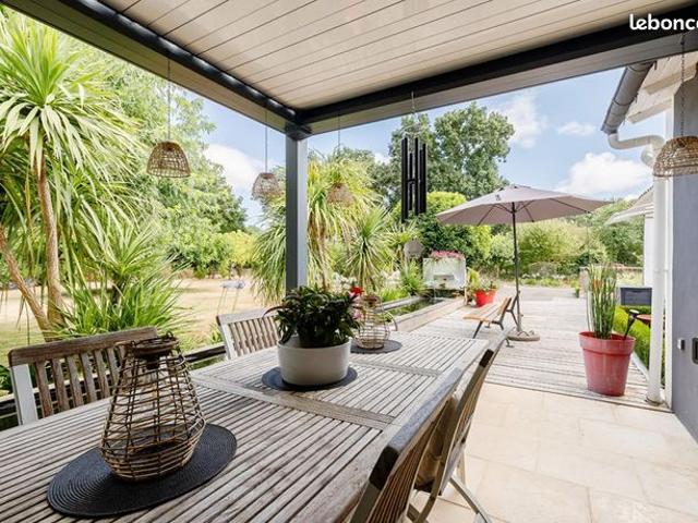 Maison 8 pièces 249 m²