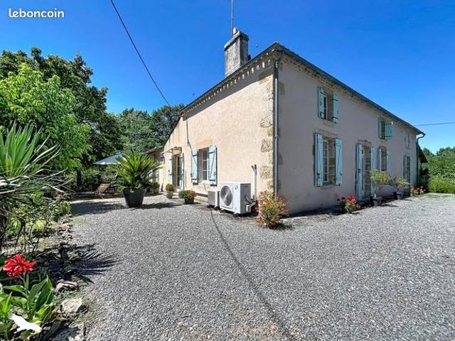 Maison 8 pièces 249 m²