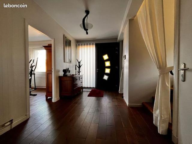 Maison 8 pièces 249 m²
