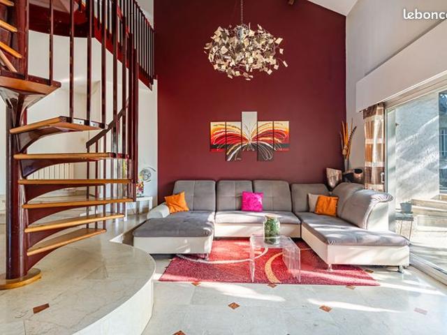 Maison 8 pièces 249 m²