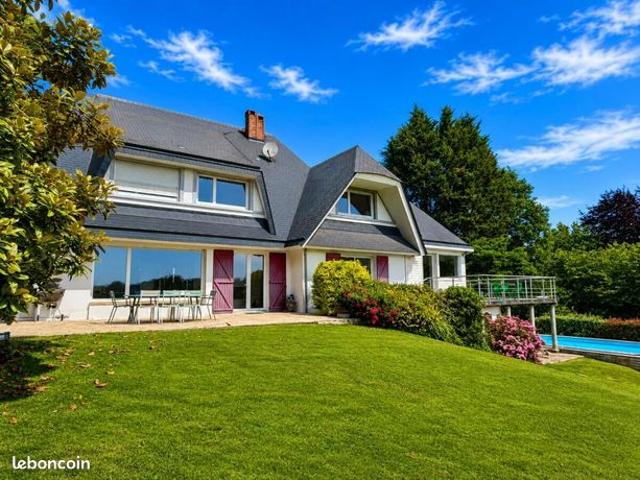 Maison 8 pièces 249 m²