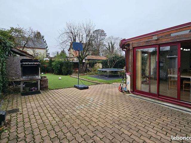 Maison 8 pièces 249 m²