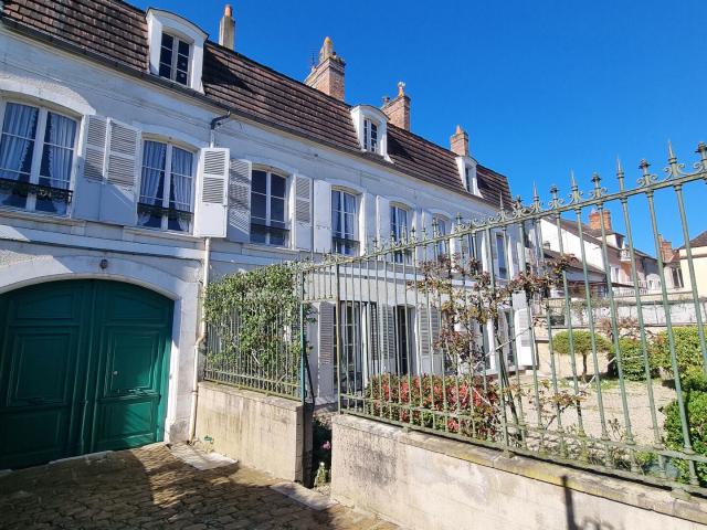 Maison 8 pièces 249 m²