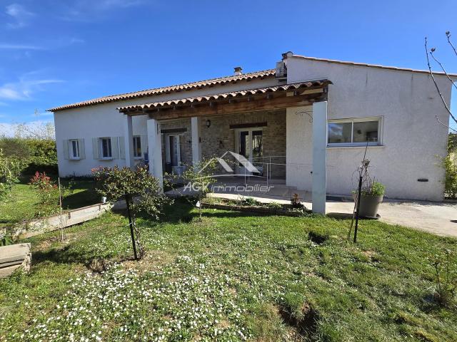 Maison 8 pièces 240 m²