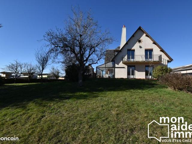 Maison 8 pièces 240 m²