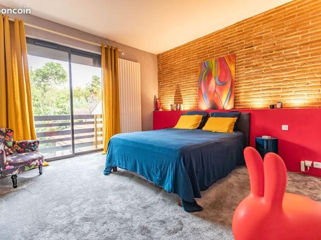 Maison 8 pièces 240 m²