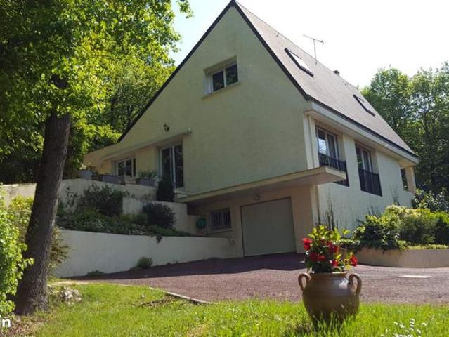 Maison 8 pièces 240 m²