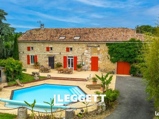 Maison 8 pièces 240 m²