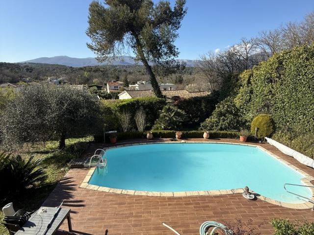 Maison 8 pièces 238 m²