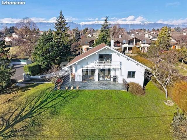 Maison 8 pièces 253 m²