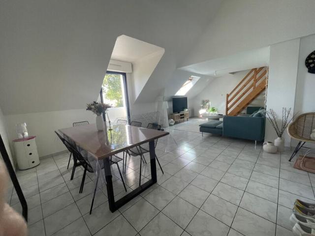 Maison 8 pièces 240 m²