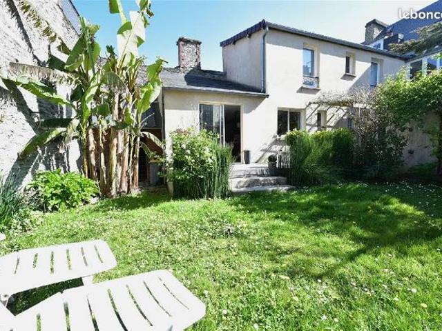 Maison 8 pièces 240 m²