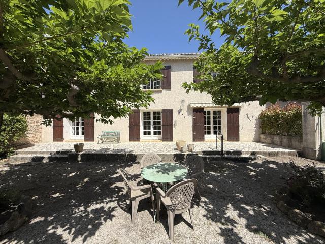 Maison 8 pièces 240 m²