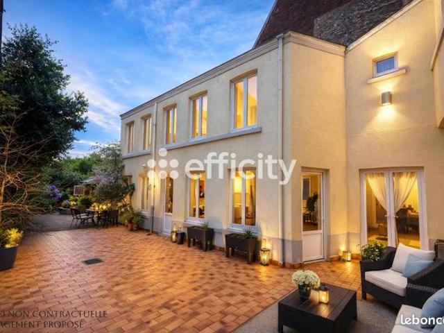Maison 8 pièces 240 m²