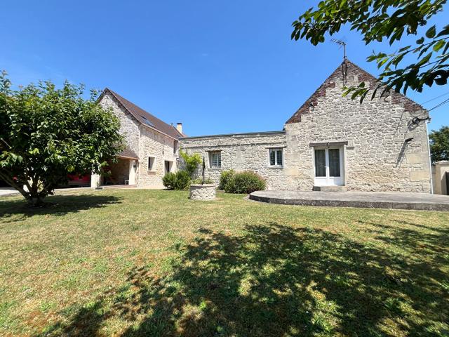 Maison 8 pièces 240 m²