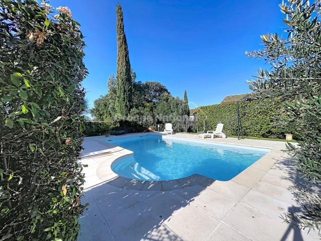 Maison 8 pièces 240 m²