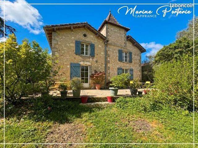 Maison 8 pièces 240 m²