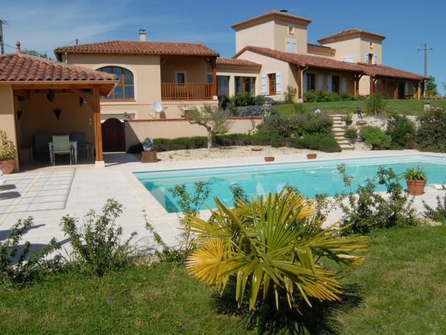 Maison 8 pièces 240 m²