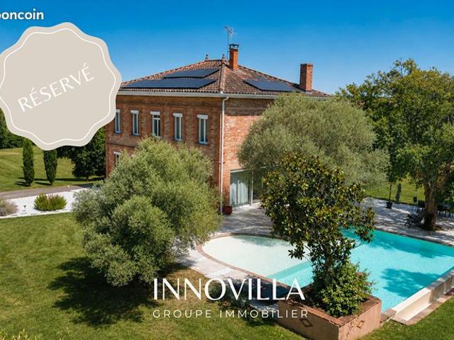 Maison 8 pièces 240 m²