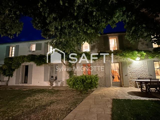 Maison 8 pièces 240 m²